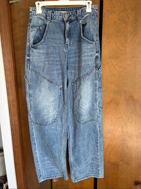 BDG Women's Bella Baggy Carpenter (26) Denim Jeans in medium dark Blue Wash